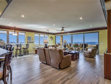 Penthouse 4 Bed Property - Full Gulf Views! Pool